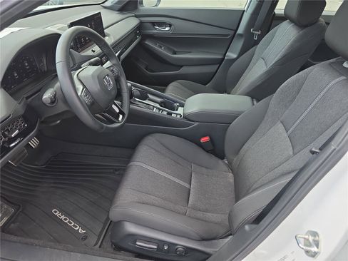 Used 2024 Honda Accord Sport image 11