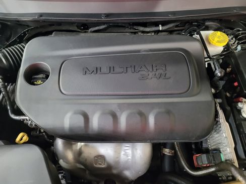 Used 2021 Jeep Cherokee Latitude Plus AWD/4WD image 30