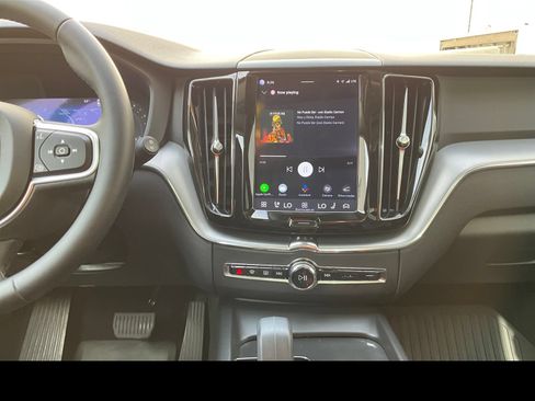 Certified 2023 Volvo XC60 B5 Core w/ Climate Package AWD/4WD image 4