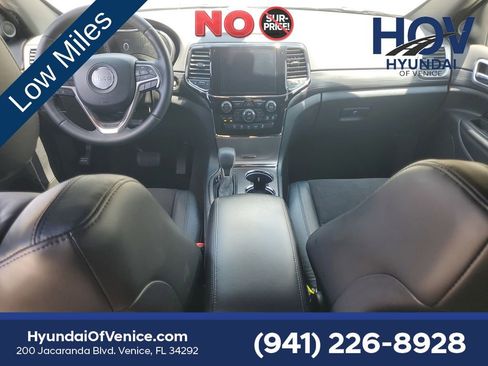Used 2019 Jeep Grand Cherokee Laredo w/ Laredo X Package RWD image 17