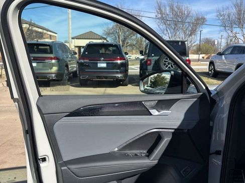 New 2026 Volkswagen Tiguan SE R-Line image 12