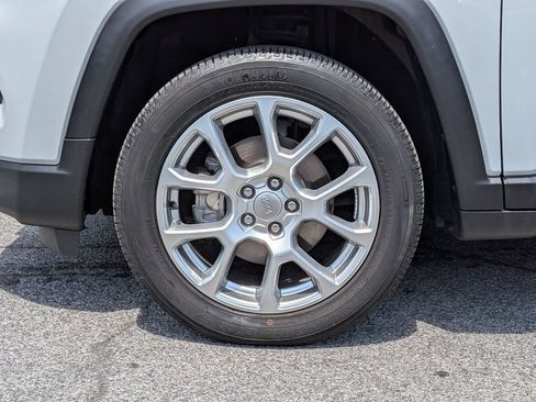 Used 2022 Jeep Compass Latitude AWD/4WD image 26