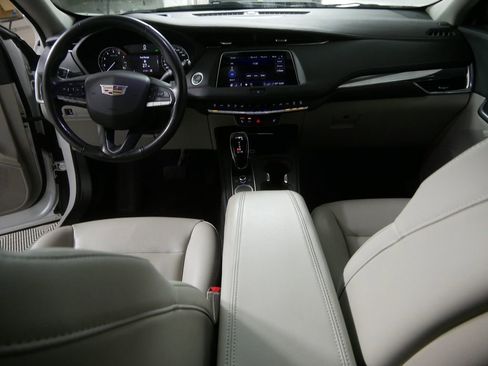 Used 2020 Cadillac XT4 Luxury image 19