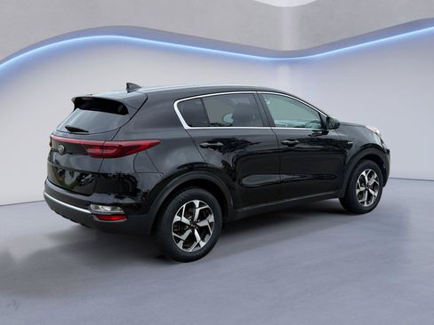 Used 2022 Kia Sportage LX AWD/4WD image 3