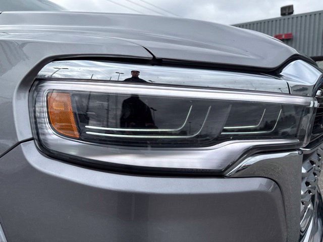 Used 2025 RAM 1500 Limited AWD/4WD image 9
