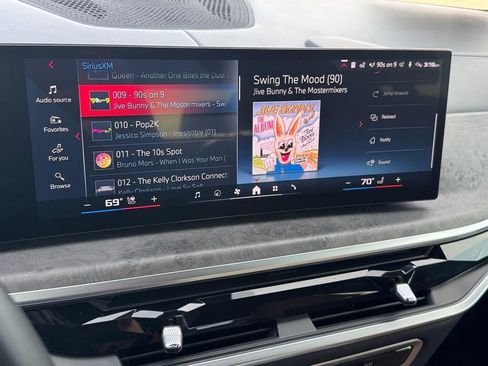 Used 2024 BMW X7 M60i image 19