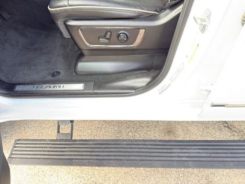 Used 2022 RAM 1500 Limited AWD/4WD image 16