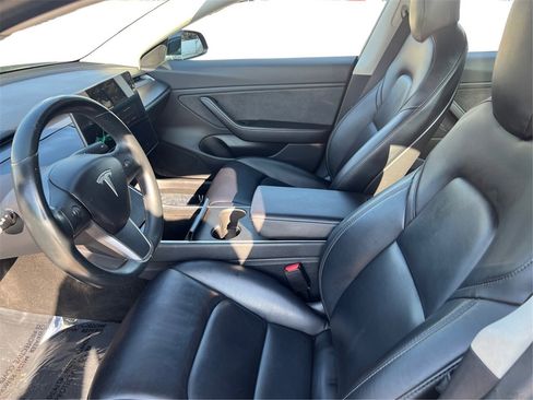 Used 2018 Tesla Model 3 Long Range image 10