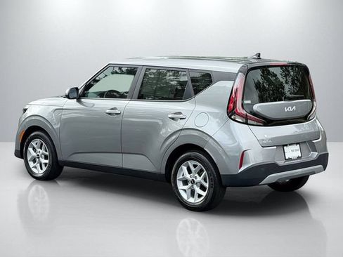 Certified 2023 Kia Soul LX w/ Option Group 015 FWD image 5