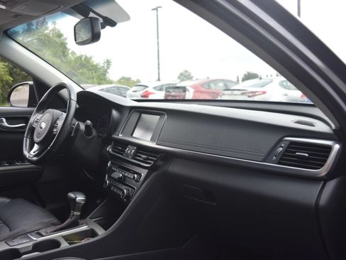 Used 2018 Kia Optima SX FWD image 9
