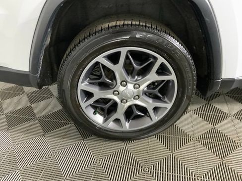 Used 2020 Jeep Grand Cherokee Limited AWD/4WD image 12