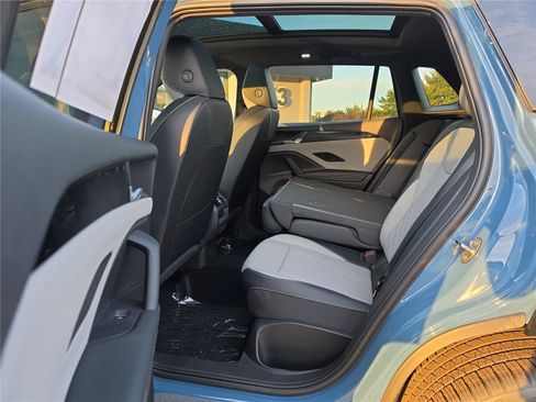 New 2026 Volkswagen Tiguan SE R-Line AWD/4WD image 21