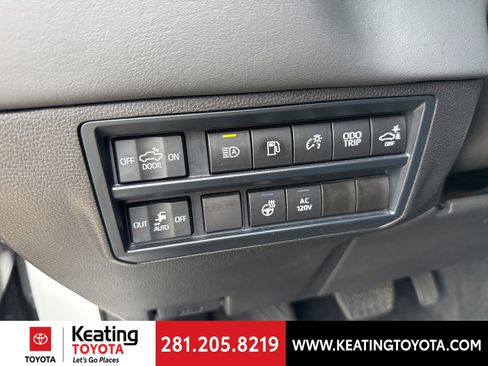 Used 2025 Toyota Tundra Platinum image 15