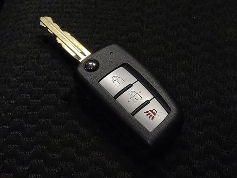 Used 2020 Nissan Rogue Sport S w/ Appearance Package FWD image 32