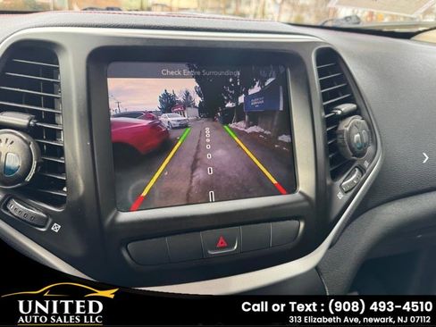 Used 2015 Jeep Cherokee Trailhawk w/ Comfort/Convenience Group image 18