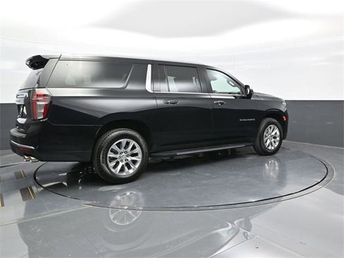 Used 2024 Chevrolet Suburban Premier w/ Advanced Technology Package image 7