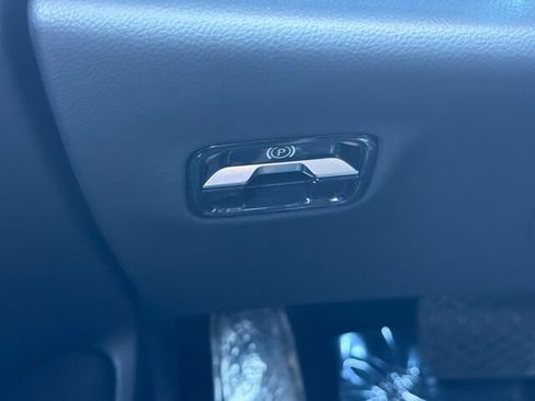 Used 2025 Mercedes-Benz E 350 Sedan w/ Multicontour Seating Package image 33