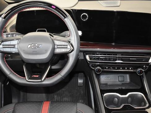 Used 2024 Chevrolet Traverse RS w/ LPO, Floor Liner Package AWD/4WD image 18