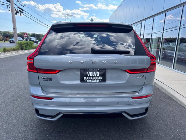 Certified 2024 Volvo XC60 B5 Core w/ Protection Package Premier AWD/4WD image 4