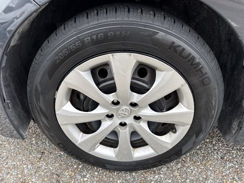 Used 2024 Toyota Corolla LE FWD image 10