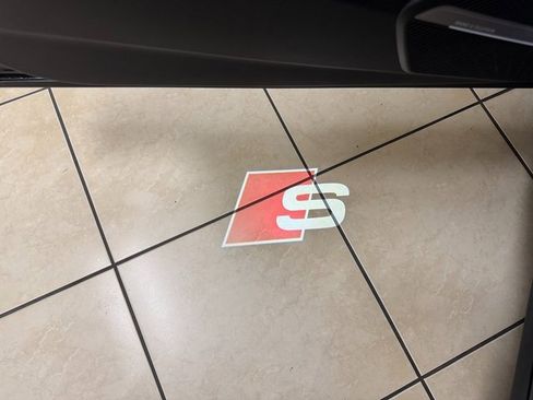 Used 2025 Audi SQ5 Premium Plus w/ Premium Plus Package image 9