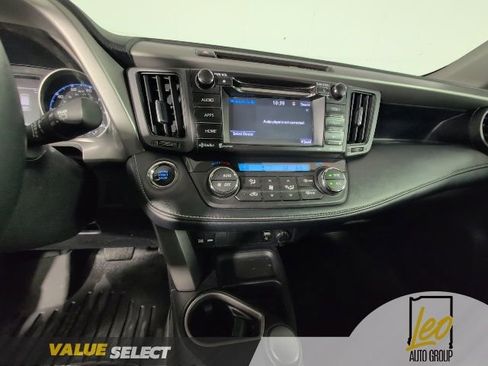 Used 2018 Toyota RAV4 XLE FWD image 16