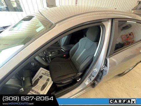 Used 2024 Hyundai Elantra SE FWD image 16