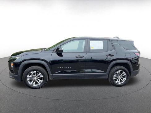 Used 2025 Chevrolet Equinox LT FWD image 9