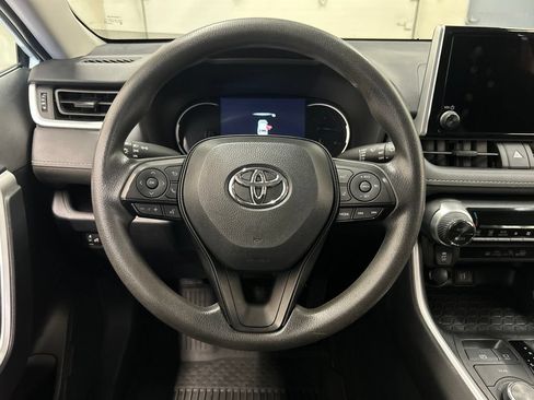 Used 2024 Toyota RAV4 LE AWD/4WD image 17