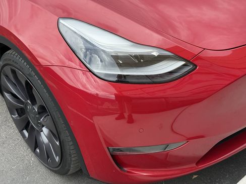 Used 2022 Tesla Model Y Performance AWD/4WD image 34