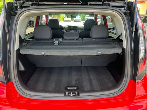 Used 2017 Kia Soul + w/ Designer's Package FWD image 10