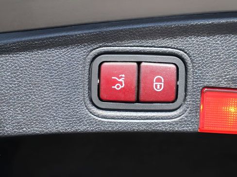 Used 2019 Mercedes-Benz C 300 4MATIC Coupe image 18