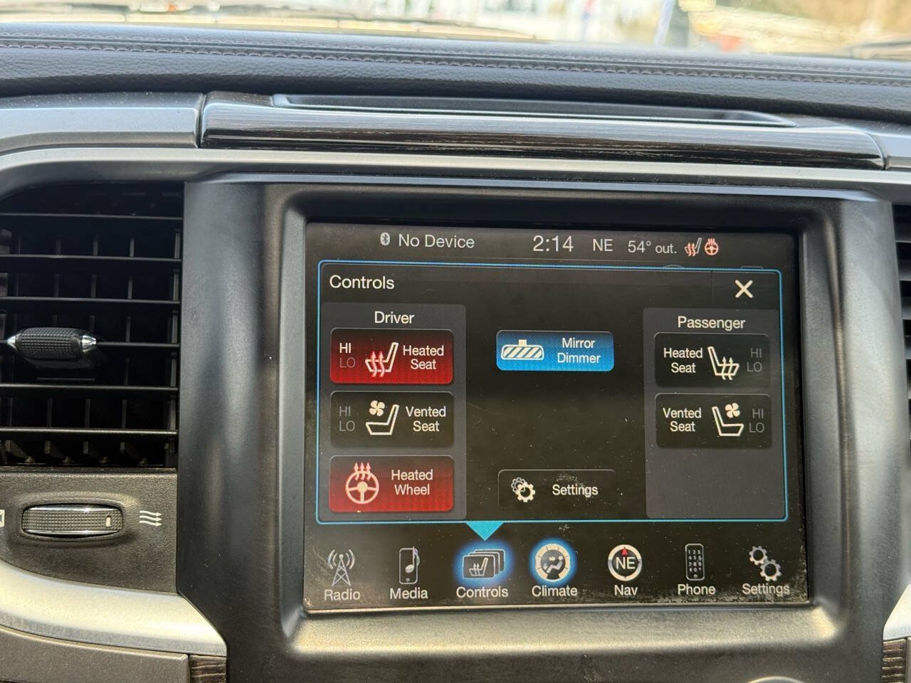 Used 2015 RAM 2500 Limited AWD/4WD image 22