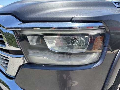 Used 2019 RAM 1500 Laramie AWD/4WD image 9
