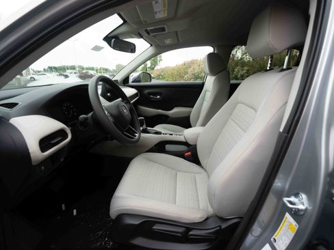 New 2026 Honda HR-V LX image 9