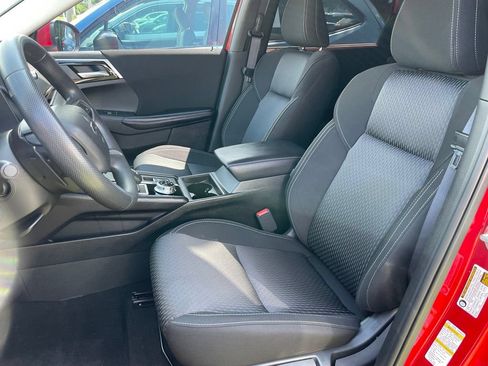 Used 2024 Mitsubishi Outlander ES AWD/4WD image 6