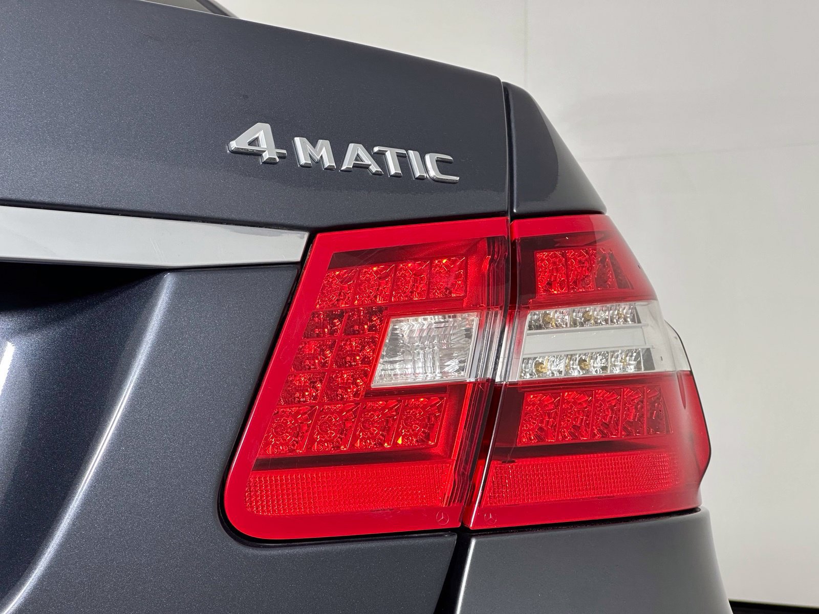 Used 2011 Mercedes-Benz E 350 4MATIC Sedan image 25