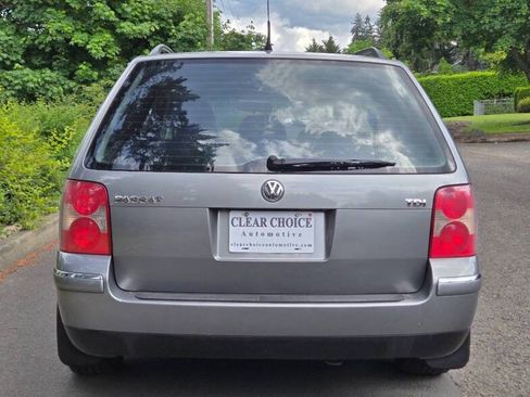 Used 2004 Volkswagen Passat GLS FWD image 4