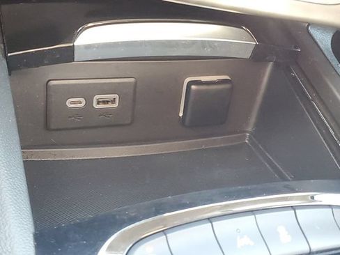 Certified 2021 Buick Envision Preferred FWD image 28