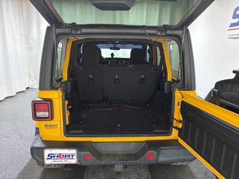 Used 2020 Jeep Wrangler Unlimited Sahara AWD/4WD image 6