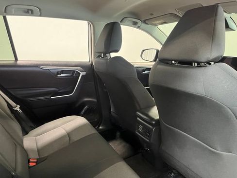 Used 2025 Toyota RAV4 XLE AWD/4WD image 16