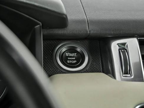 Used 2017 Land Rover Range Rover Sport HSE image 28