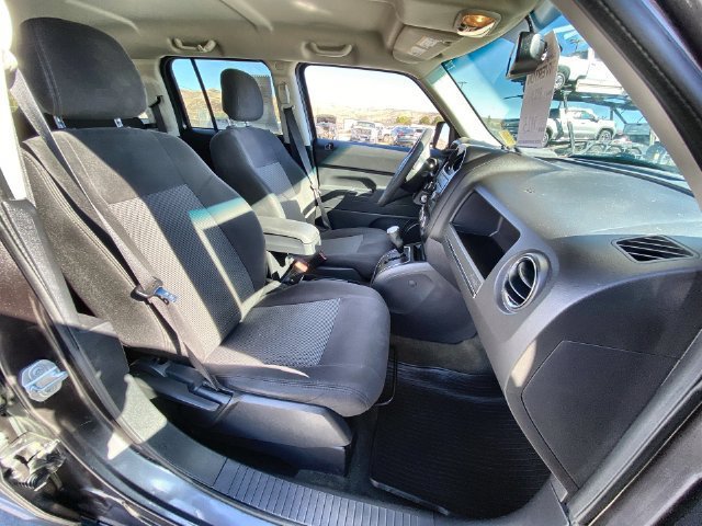 Used 2016 Jeep Patriot Sport w/ Tire & Wheel Group AWD/4WD image 22