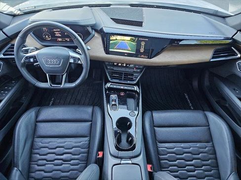 Used 2023 Audi e-tron GT Premium Plus image 4