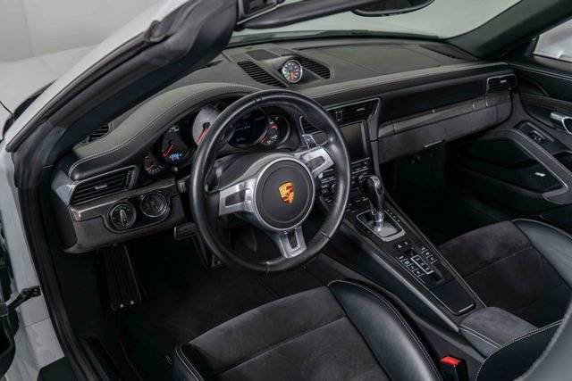 Used 2016 Porsche 911 Carrera GTS RWD image 18