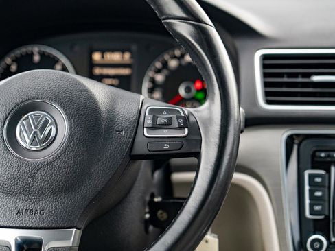 Used 2015 Volkswagen Passat TDI SE image 22