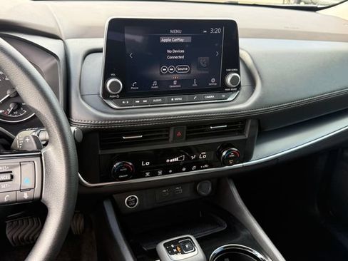 Used 2023 Nissan Rogue SV FWD image 19