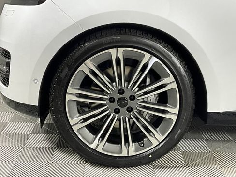New 2026 Land Rover Range Rover SE AWD/4WD image 9
