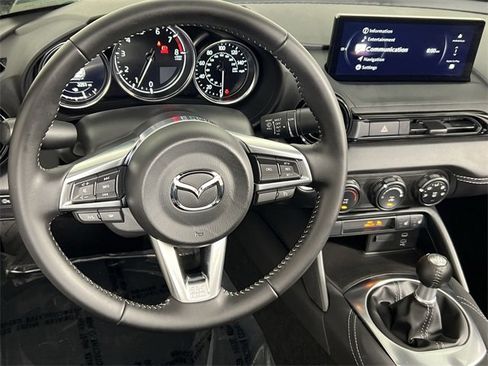 Certified 2025 MAZDA MX-5 Miata Club image 11