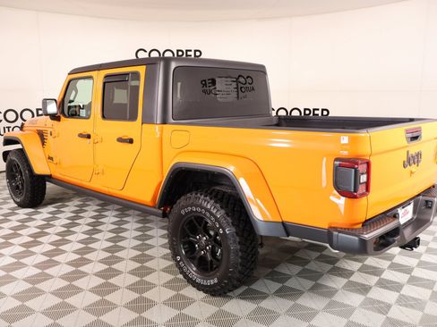 Used 2025 Jeep Gladiator Sport AWD/4WD image 22